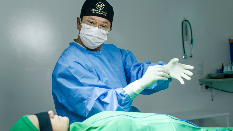 Milton Seigi Hayashi mostra como a lipoescultura facial realça traços e proporciona harmonia ao rosto.