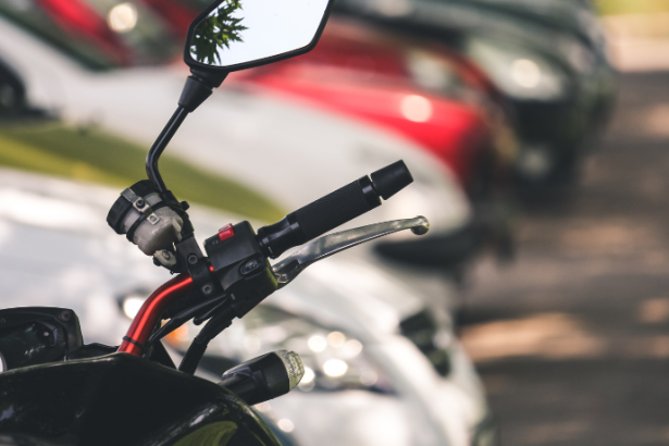 Tragédia em Acidente com Motociclistas em Uberaba Impacta Comunidade e Levanta Questões sobre Segurança no Trânsito