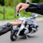 Nova CNH para motos: mudanças no exame prático prometem mais segurança e preparo dos condutores